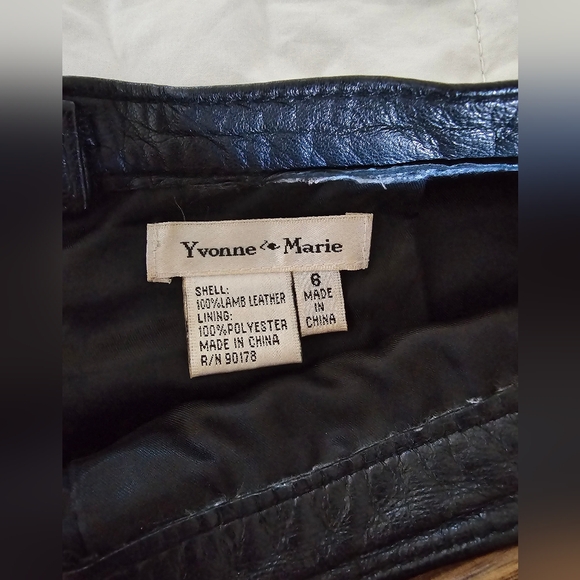 Vintage 1990's Black Leather Maxi Skirt - Picture 5 of 10